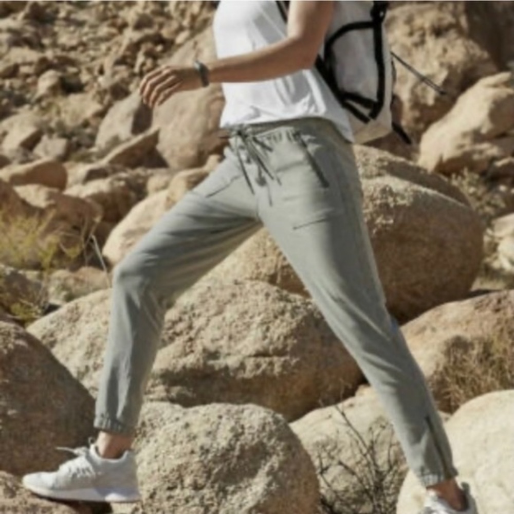 Athleta Vintage Palm Green Farallon Joggers